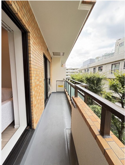 【バルコニー】 | ★仲介手数料無料★ライオンズマンション新宿原町（通貨価値が下がっている今、現金から現物資産への入れ替えの時期です）