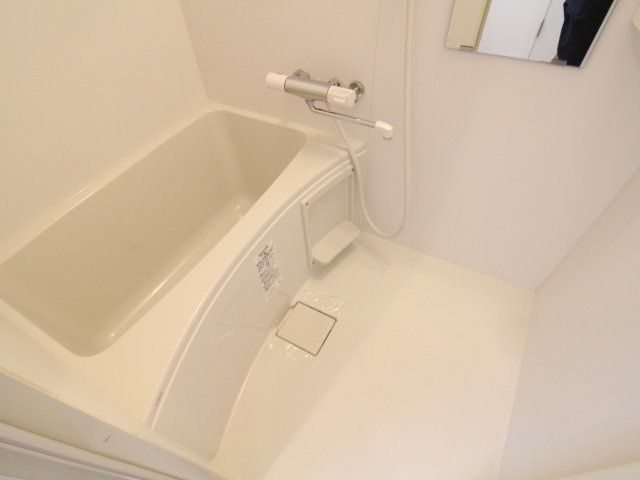 みおつくし岸里Ⅱの浴室|ゆったり過ごせるお風呂です