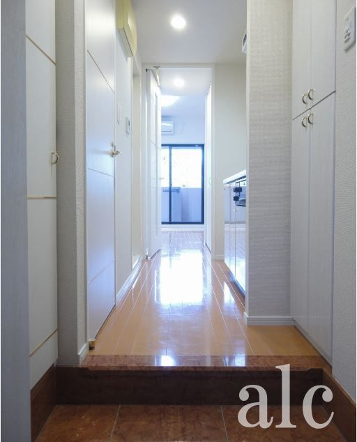 杉並区下高井戸２丁目の賃貸マンションの玄関