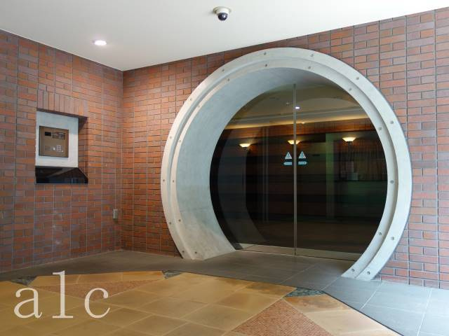 杉並区下高井戸２丁目の賃貸マンションのエントランス|お洒落なエントランス