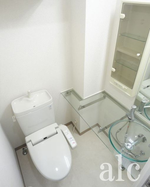 杉並区下高井戸２丁目の賃貸マンションのトイレ|ウォシュレット