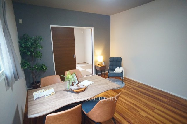 【居間・リビング】 | 東大阪市足代1丁目 | 【LDK：約14帖】LDの2面に床暖房完備です☆