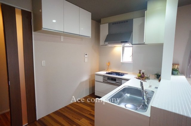 【キッチン】 | 東大阪市足代1丁目 | L型カウンターキッチン♪背面に吊戸棚付きです♪