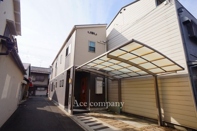 【外観】 | 東大阪市足代1丁目 | 【独立性の高い三方角地！2WAYアクセスOK♪平成23年築☆2階建て♪】ローン返済目安：月々約118838円（頭金0円、変動金利0.875％、返済期間35年、ボーナス払い無しで試算しています）