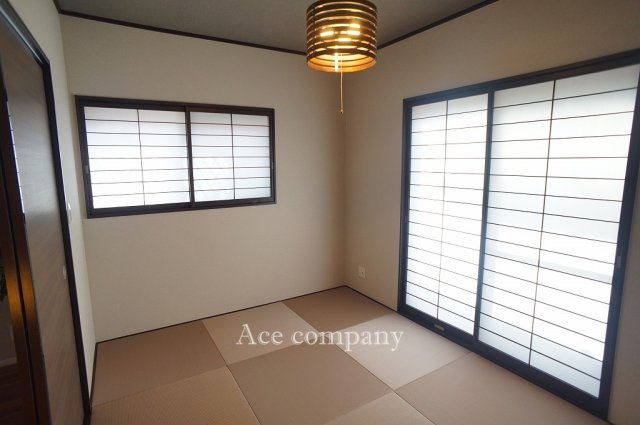 【内装】 | 東大阪市足代1丁目 | 南面の窓から外に出入りできます♪