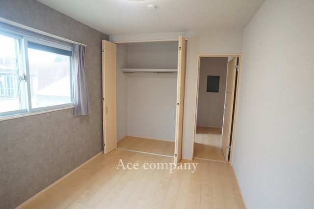 【子供部屋】 | 東大阪市足代1丁目 | 【2階：北側洋室6帖】クローゼット完備です♪