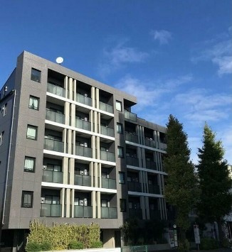 【外観】 | ザ・パークハビオ新高円寺 | 鉄筋コンクリート造のがっちりとした建物。