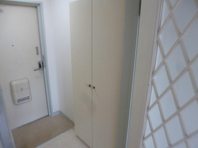 明石市西明石町４丁目のアパートの収納