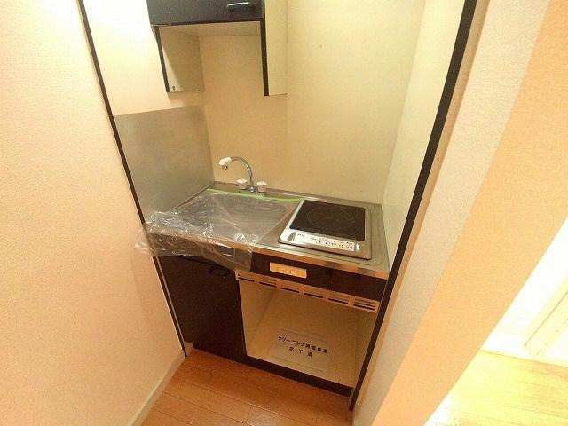 明石市西明石町４丁目のアパートのキッチン
