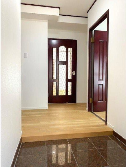 ビバリーハウス青谷弐番館の玄関