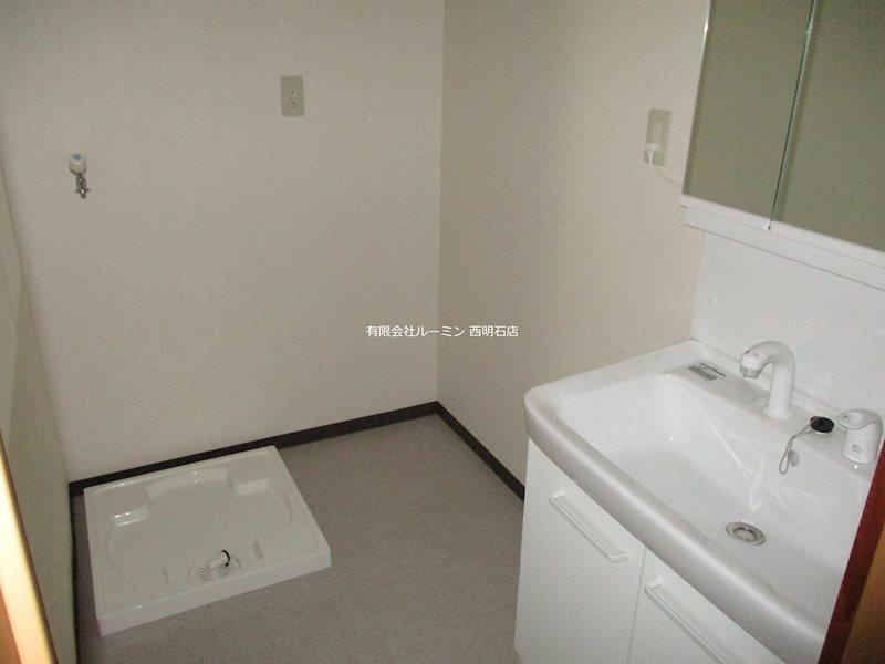 明石市西明石東町の賃貸マンションの洗面所