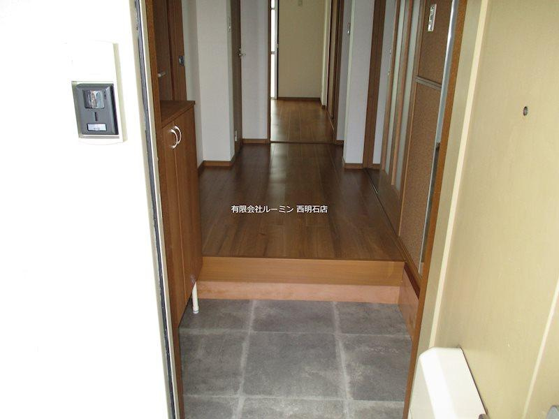 明石市西明石東町の賃貸マンションの玄関