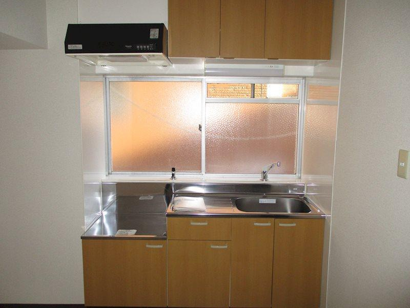 明石市西明石北町３丁目の賃貸マンションのキッチン