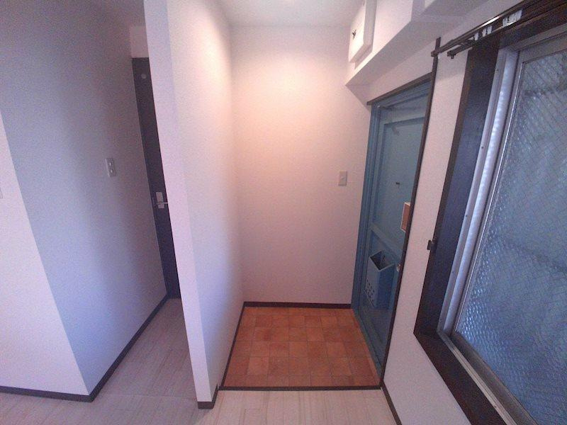 明石市西明石北町３丁目の賃貸マンションの玄関