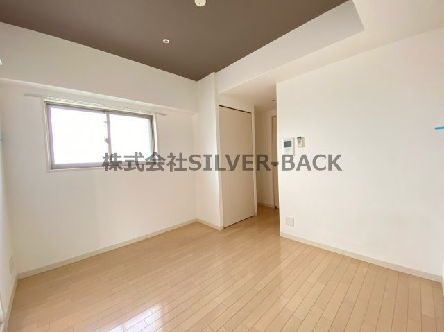 クリスタルグランツ大阪センターSTの居間・リビング