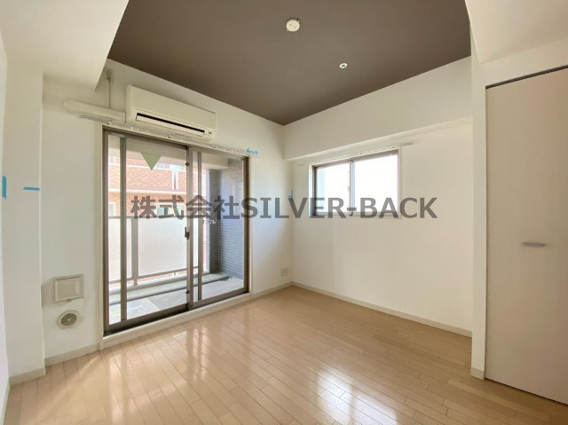 クリスタルグランツ大阪センターSTの居間・リビング