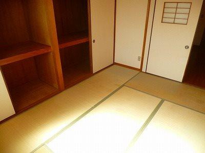 明石市西明石東町の賃貸マンションの収納