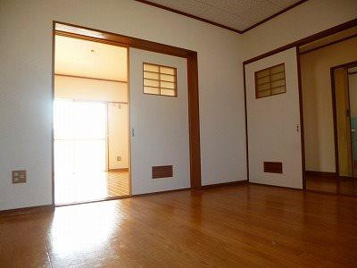 明石市西明石東町の賃貸マンションのエントランス