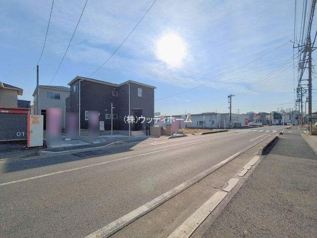 越谷市東越谷第8　新築一戸建て　3号棟の前面道路含む現地写真