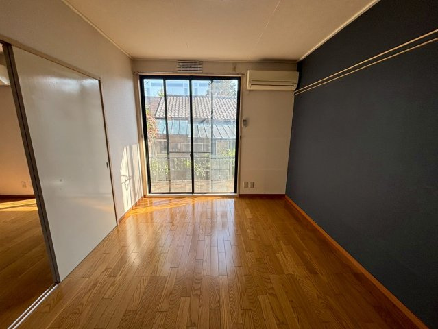 桐生市錦町２丁目のアパートの洋室