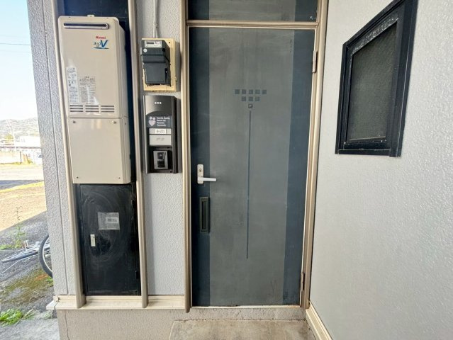 桐生市錦町２丁目のアパートの玄関