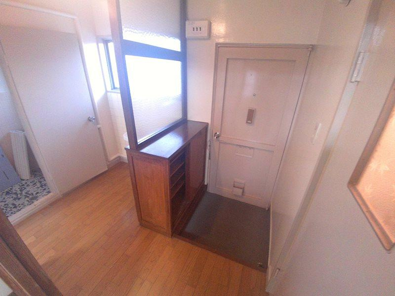 藤井マンションの玄関