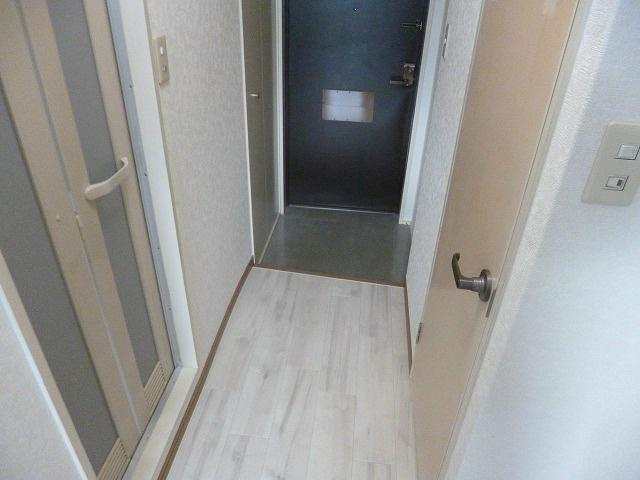 サンエキューズIIの玄関