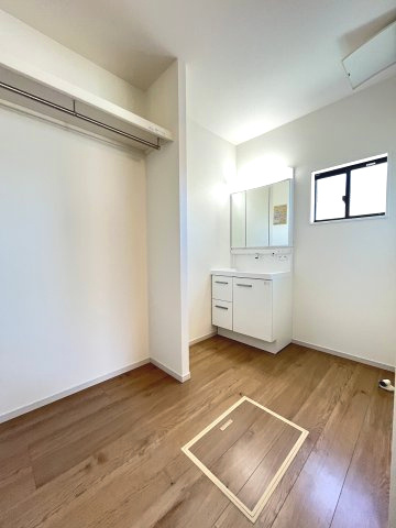 【洗面所】 | 福岡市東区美和台4丁目3期　2号棟（全2棟）【仲介手数料無料・0円】 | 現地写真。