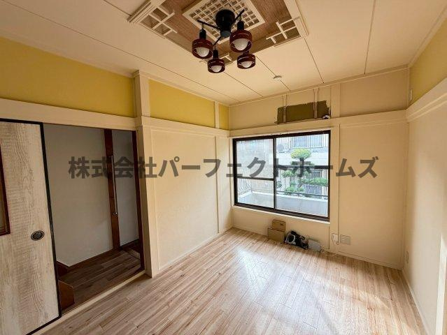 美井町戸建　賃貸の居間・リビング|使いやすいリビングです