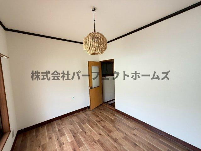 美井町戸建　賃貸の洋室|きれいな洋室です