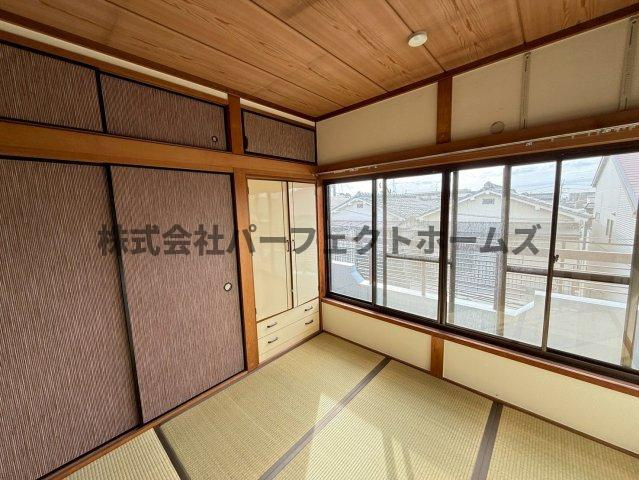 美井町戸建　賃貸の和室|和室、ちょっとしたくつろぎスペースにいかがでしょうか