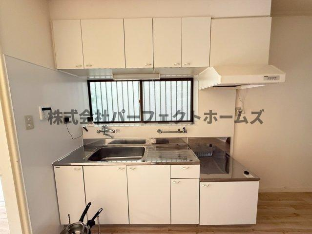 美井町戸建　賃貸のキッチン|お料理しやすいキッチンです