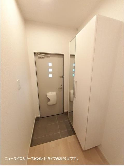 モダンパレスの玄関