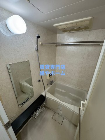 CITY　SPIRE難波WESTの浴室|コンパクトで使いやすいお風呂です