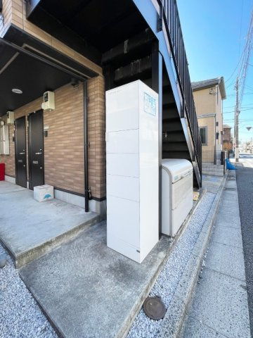 中野区江原町１丁目のアパートのエントランス