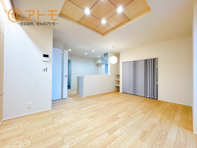 【居間・リビング】 | 富士宮市淀平町　中古戸建て　全1棟