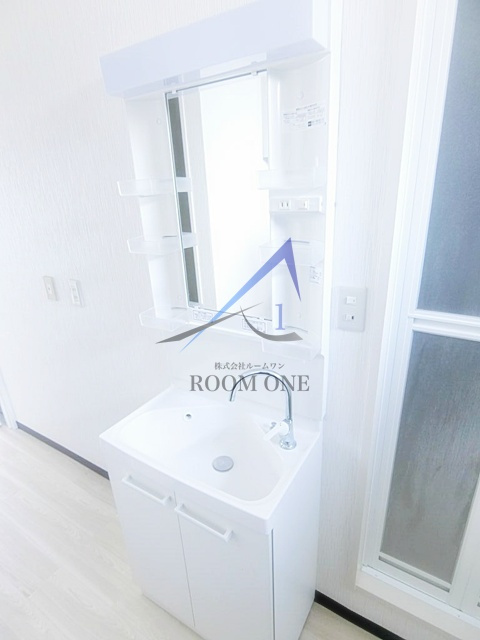 メゾンアライの洗面所|洗面台です。