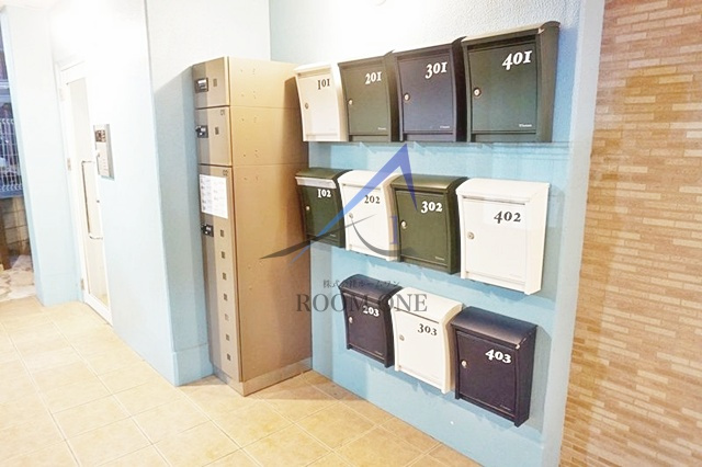 b’CASA Yokohama Nagataのその他共用部分|集合ポストと宅配ボックスです。