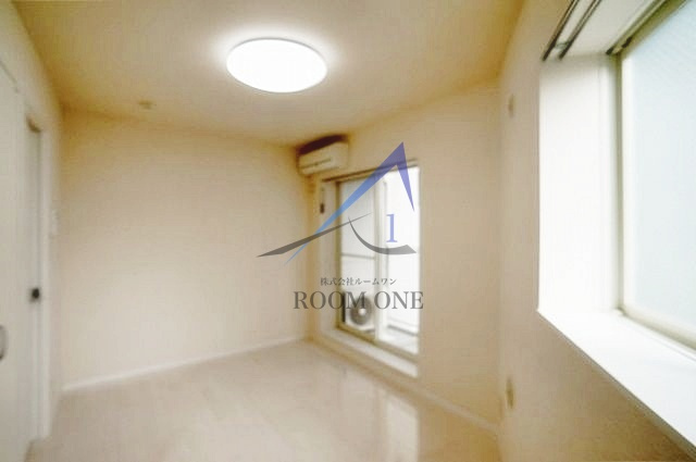 b’CASA Yokohama Nagataの居間・リビング|洋室のお部屋です。