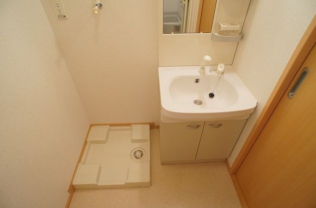 オー・ルージュの独立洗面台|※別号室の参考写真です。