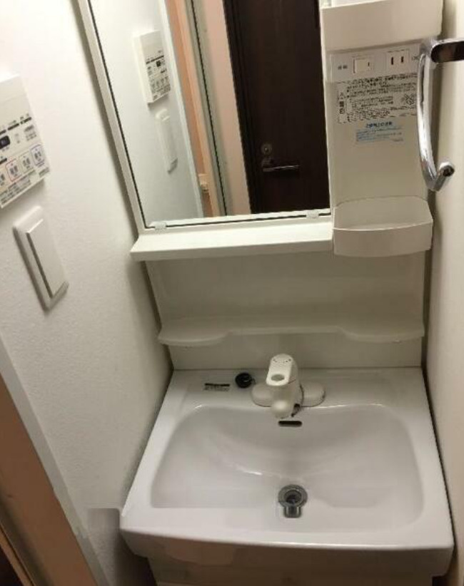 ル・リオン大塚の洗面所|反転タイプ参考写真