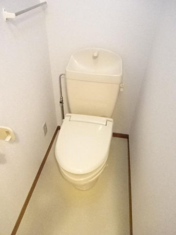 エレガント・カーサⅡのトイレ|清潔感のあるトイレです