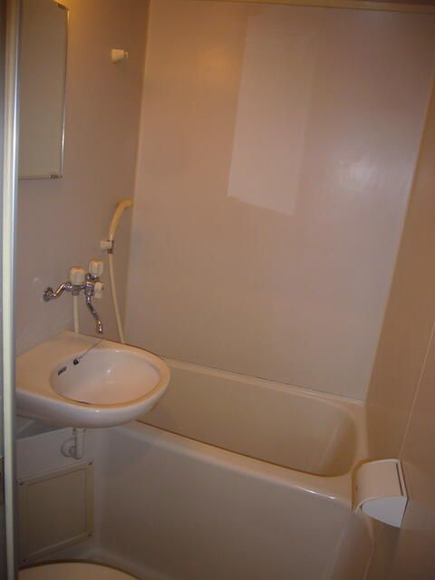 モンシェール根津の浴室