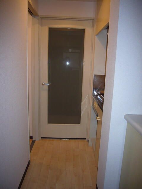 モンシェール根津の玄関