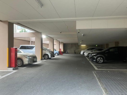 【駐車場】 | ロマネスクウイングヒル大池