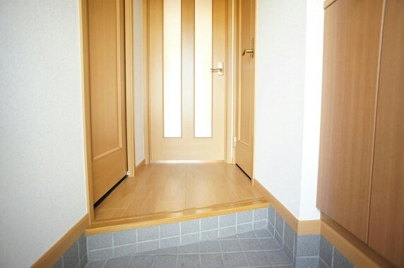 サンヒルズ柏Ｃの玄関|きれいな玄関です