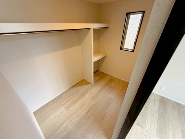 御園１丁目の収納|大容量のウォークインクローゼット付き！お洋服やカバンなどもスッキリ収納できますね！