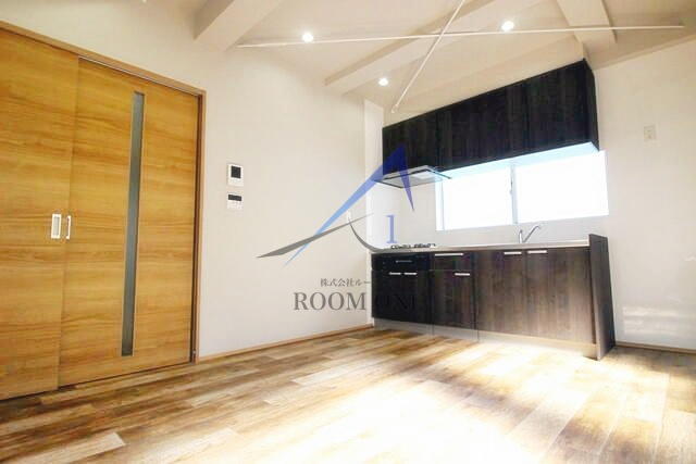 ヴィラ・リバーサイドの居間・リビング|洋室のお部屋です。