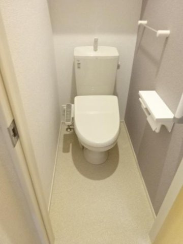 エスポワール４のトイレ|ゆったりとした空間のトイレです