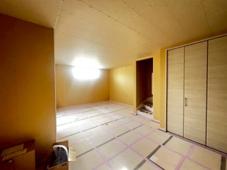 【居間・リビング】 | 並松町　新築分譲住宅　全２区画 | 【全棟ＬＤＫ約１８帖以上】広々とした開放感あふれるリビングです!ゆったり寛げる充分な広さがございますので、ご家族でインテリアのレイアウトを考えるのも楽しみになりそうです♪